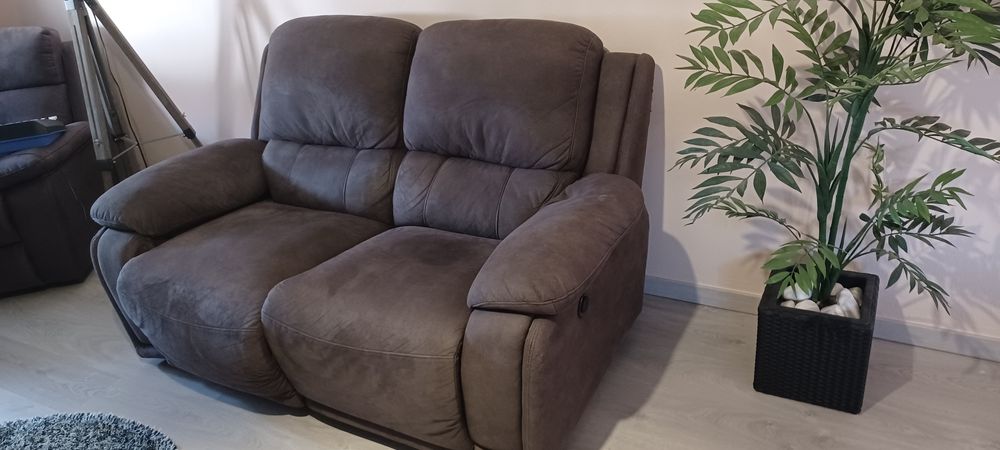 Sofa 2 lugares em pele "eletrico"