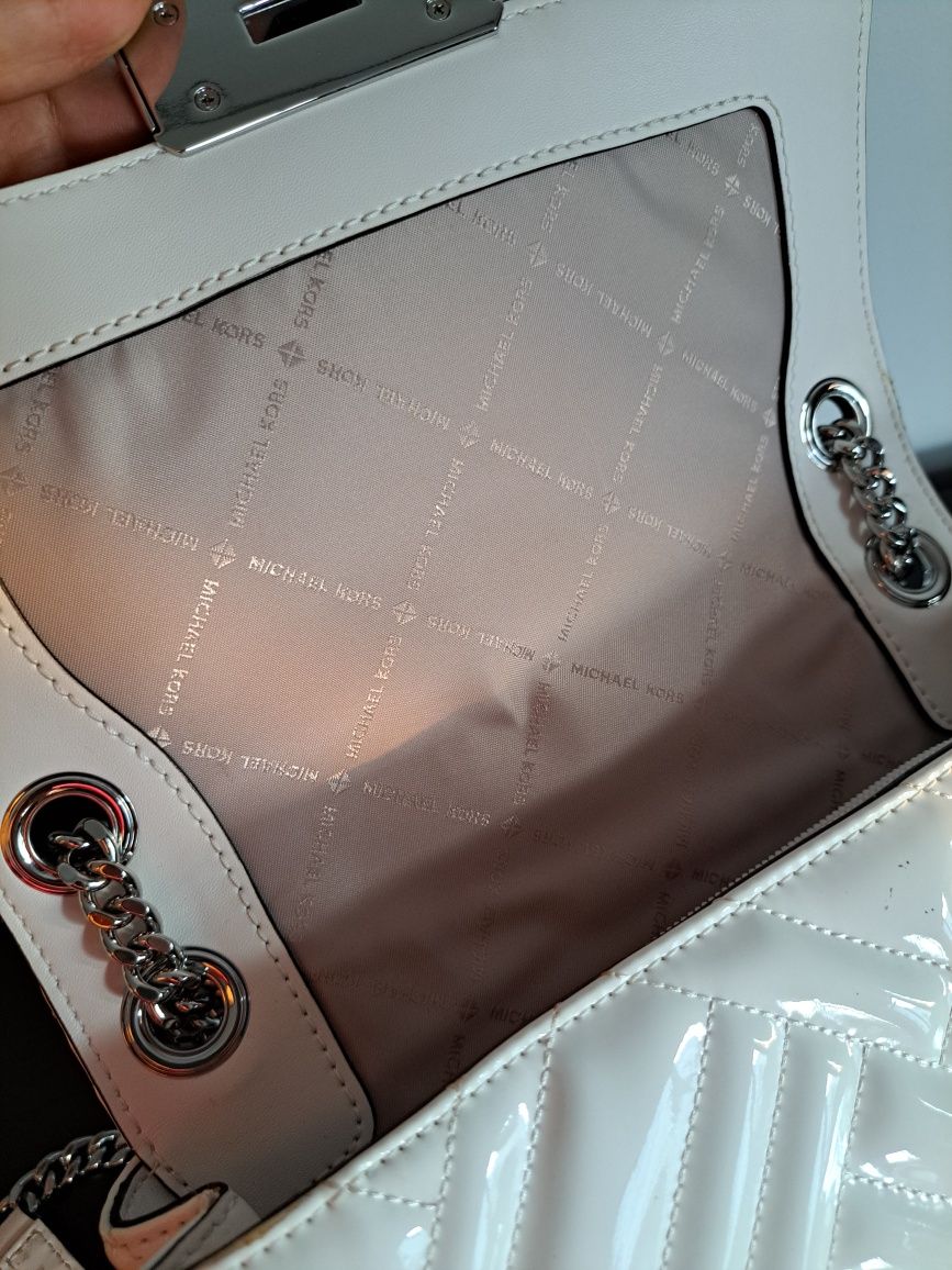 Mala de ombro Michael Kors em pele alcochoada