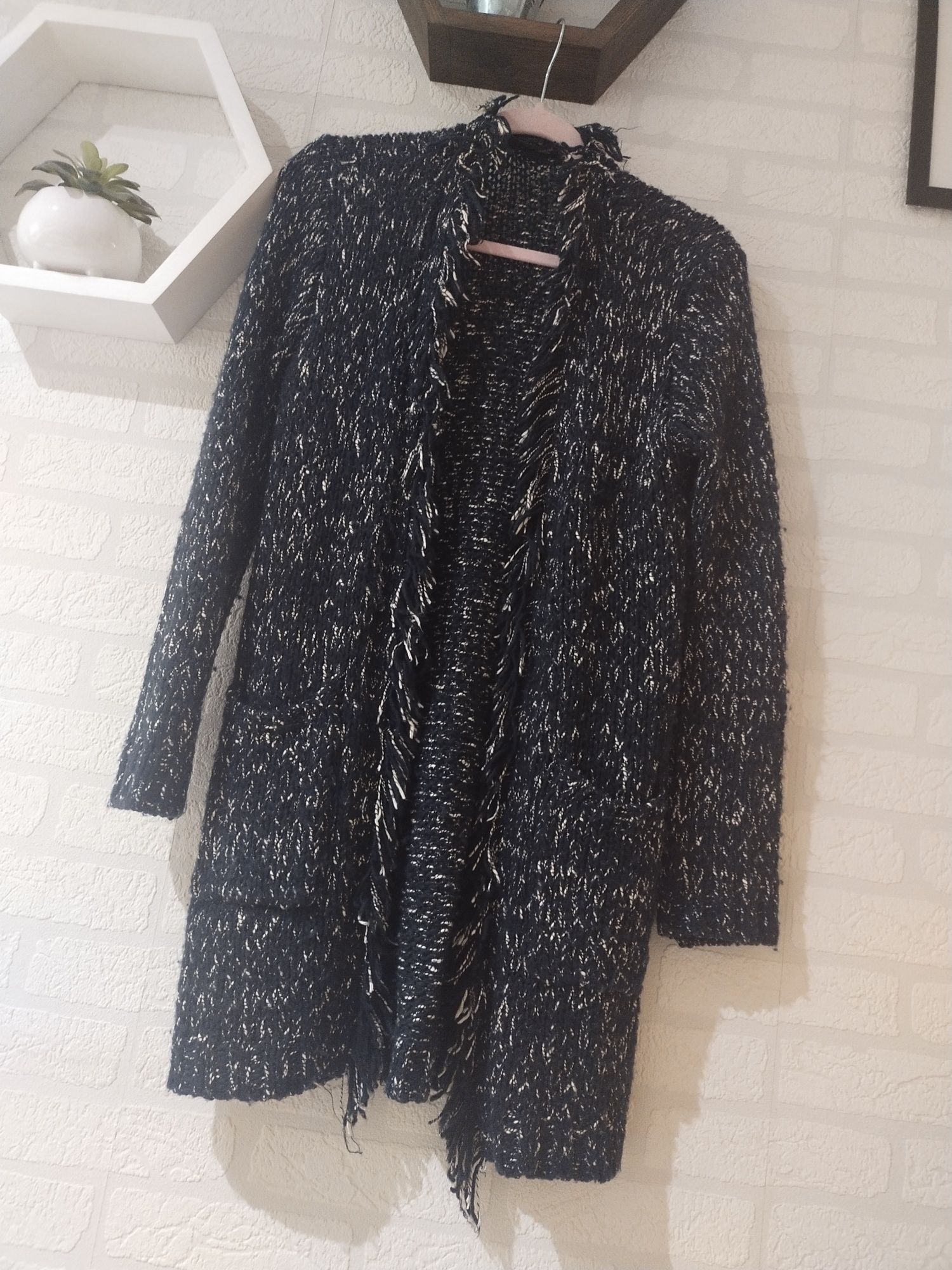 Elegancki Ciepły sweter -Narzutka Kardigan S
