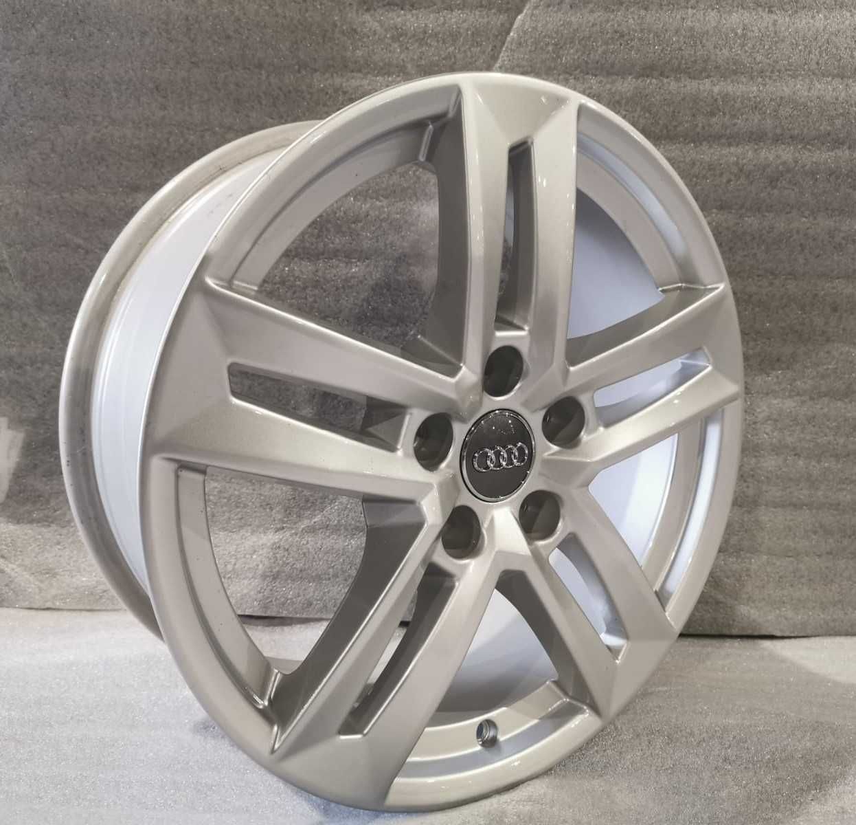 Alufelgi 7Jx17 Audi A4 5x112 ET42 nowe