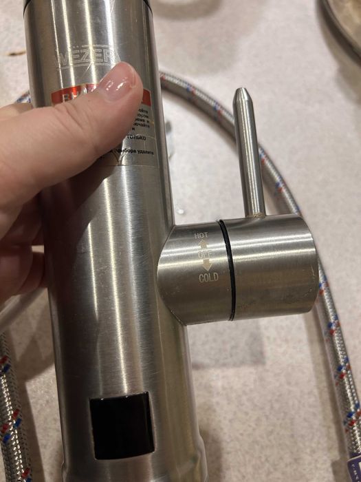 Проточний електро-кран 3300W WEZER СТАЛЬ