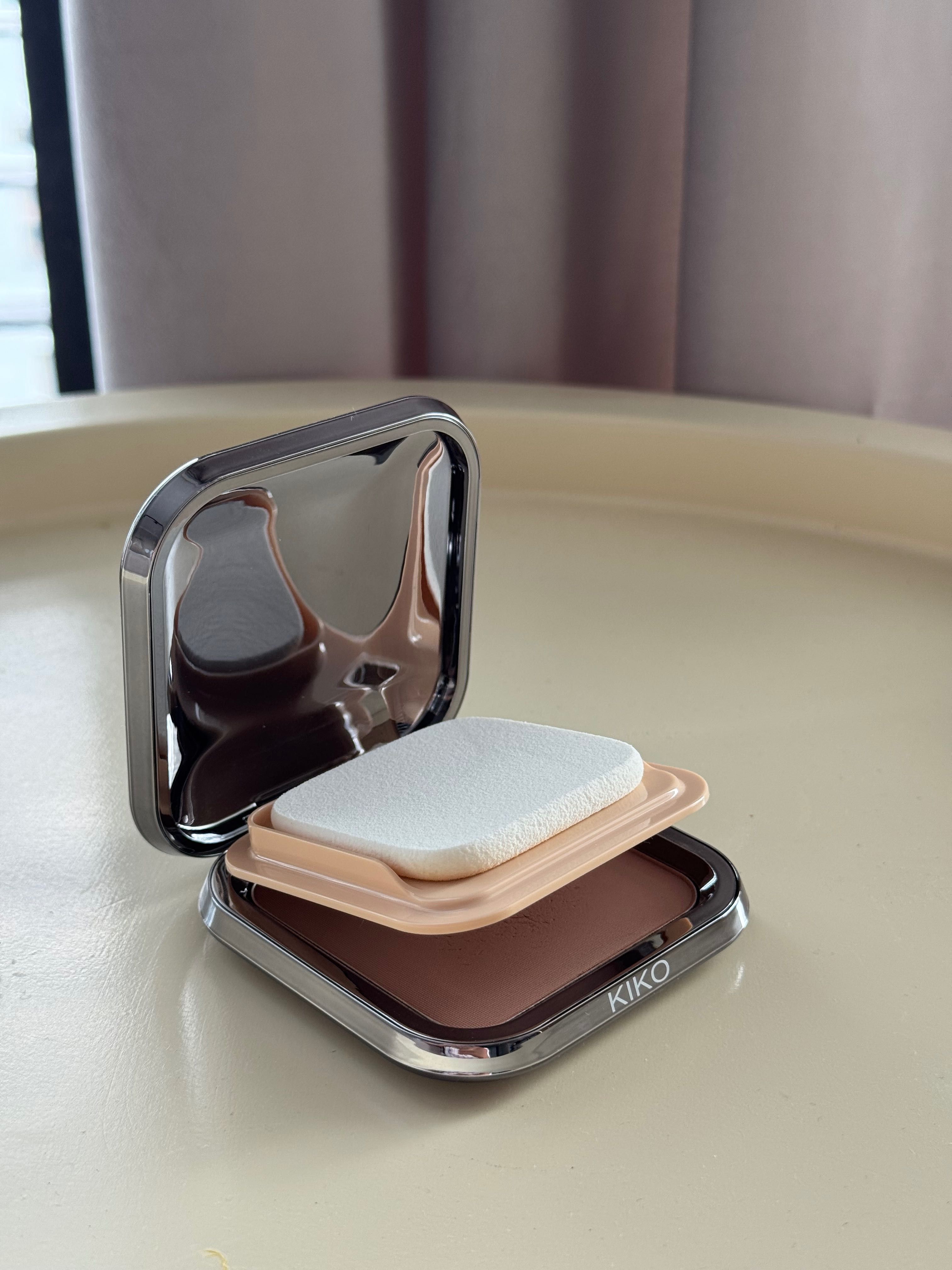 kiko weightless perfection wet and dry powder foundation (Bronzer)