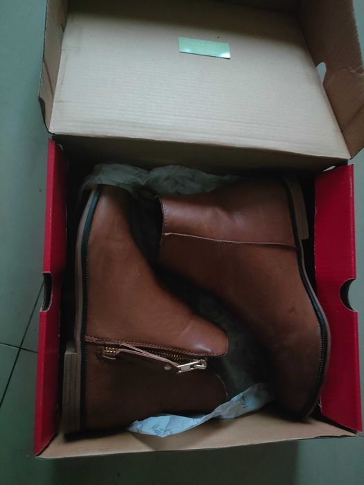 Botki dziewczęce  roz.33 jak nowe Minotti