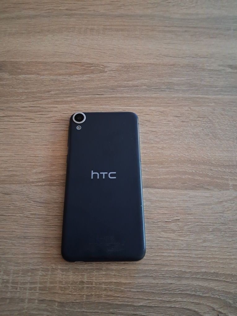 Smartfon HTC Desire 820