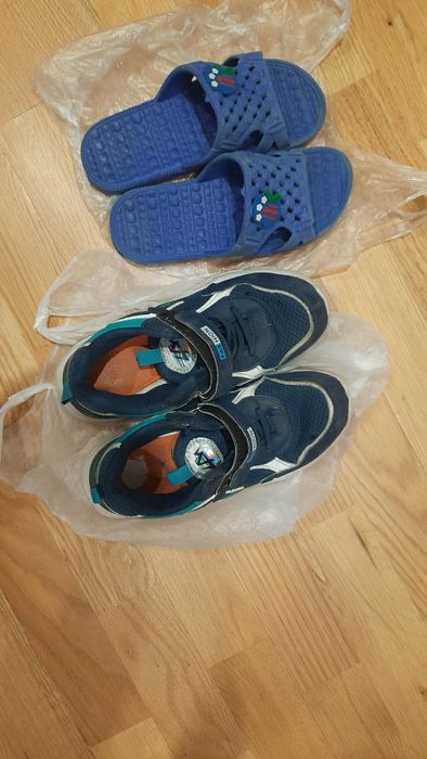 Дитячі і дорослі речі безкоштовно