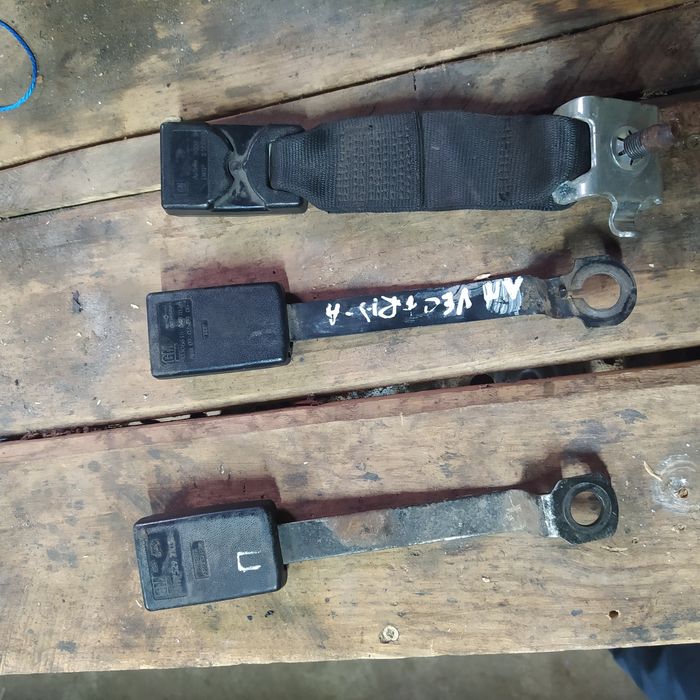 Продам ремені безпеки вектра а