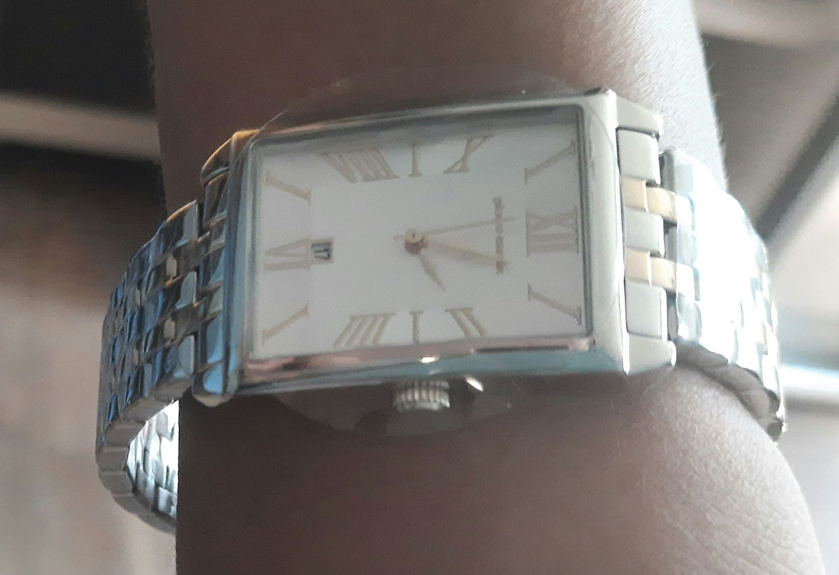 Продам женские наручные часы Pierre Cardin