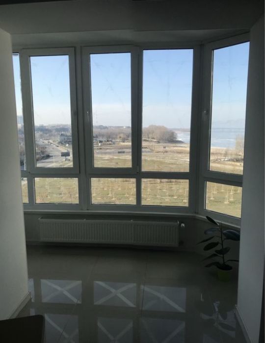 Продам 3-кімнатну квартиру на Митниці, вул. Жужоми