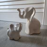 Białe figurki porcelanowe słoni