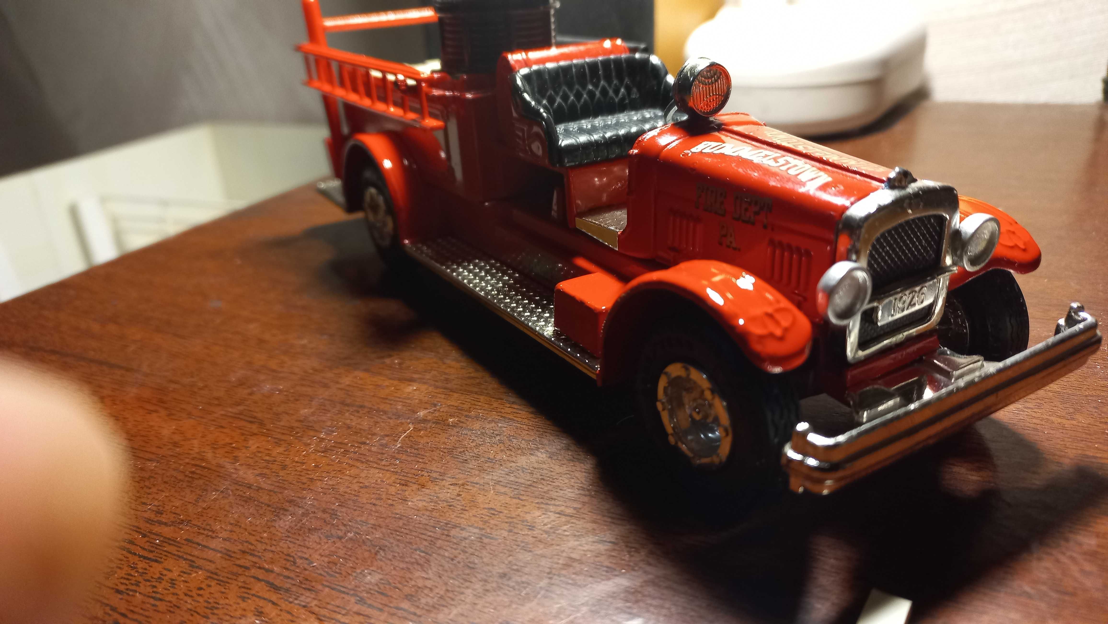 Модель коллекционная 1:30 1926 Seagrave Fire Truck -ERTL made ln USA