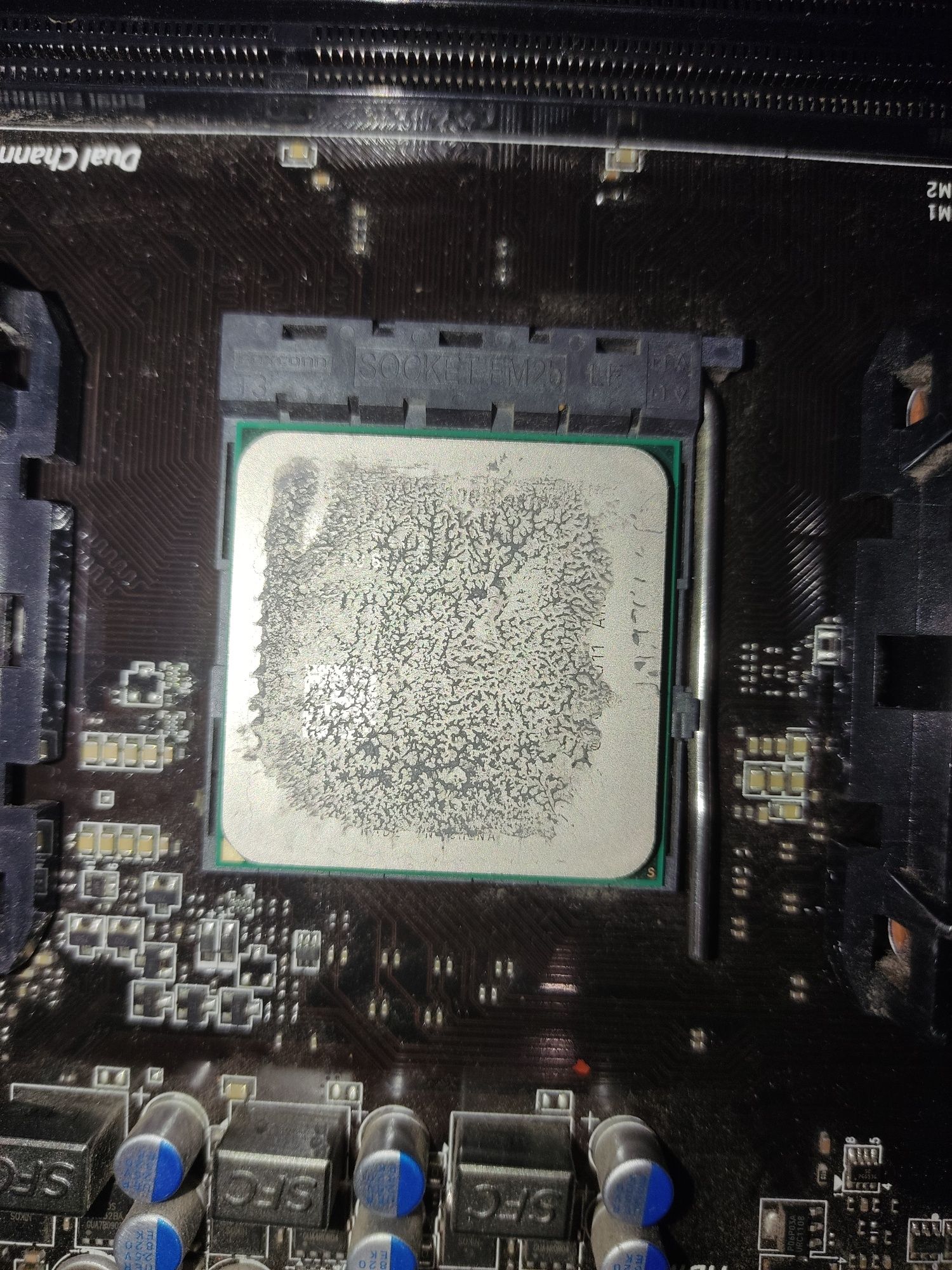 Продам комплект материнську плату MSI A68HM-E33 V2 та AMD A4000