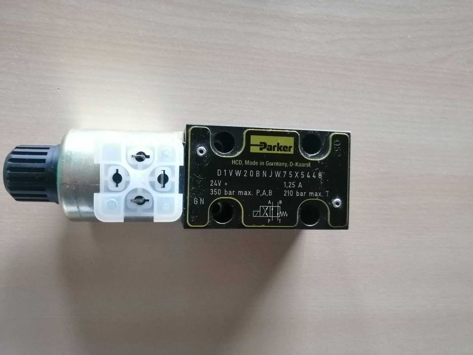 Zawór  cewka  rodzielacz hydrauliczny PARKER D1VW20BNJW75