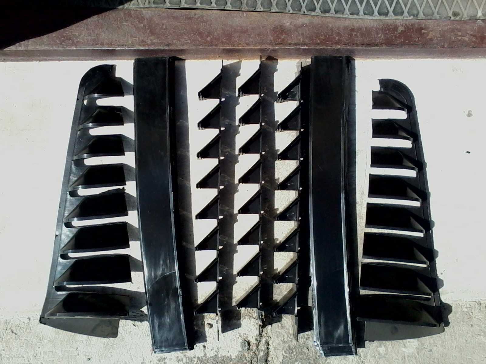 Сонцезахисна решітка (жалюзі) на заднє скло ВАЗ-2101- 2107