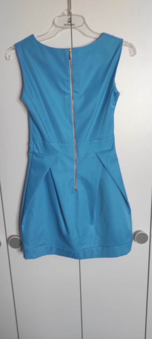 Elegancka niebieska sukienka r. 36