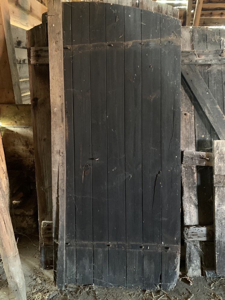 180- letnie drzwi