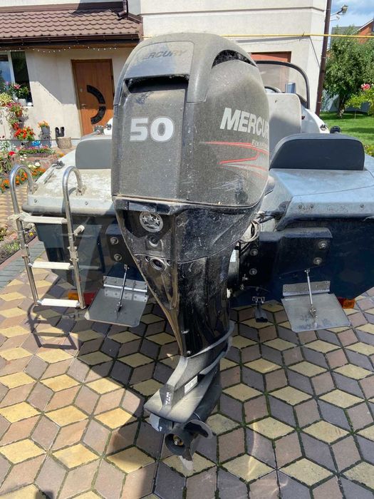 Моторний човен Барс-400, з документами.