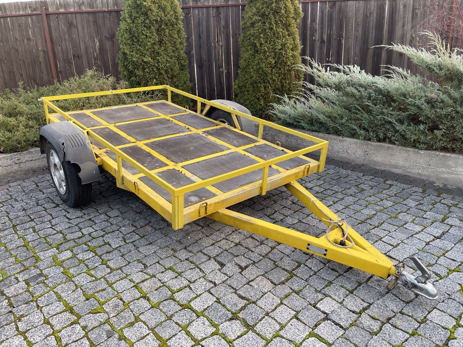Автомобільний причіп вантажний