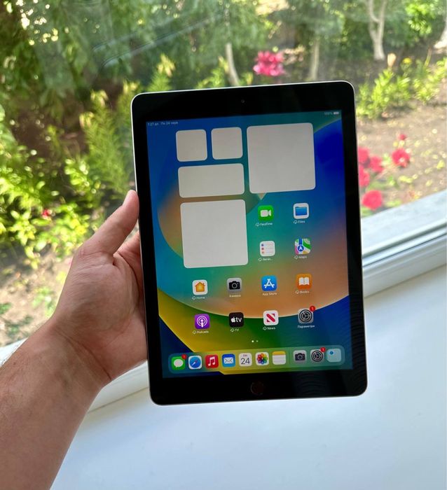Apple iPad 5 32GB Wi-Fi | Гарний стан | iCloud чистий