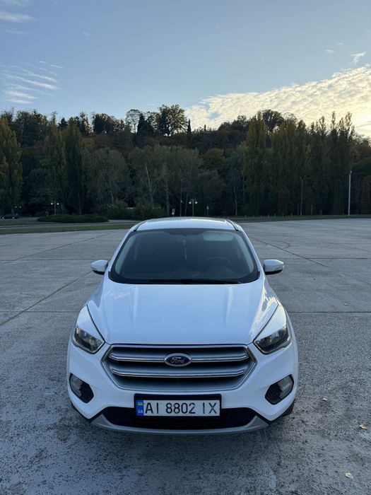 Ford Kuga 2019 офіційна