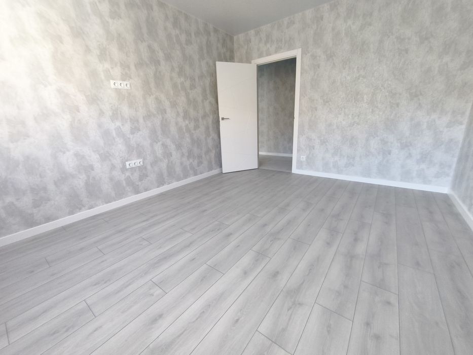 Цена с оформлением! 37 КВ.м. Новый ремонт. Без комисси.