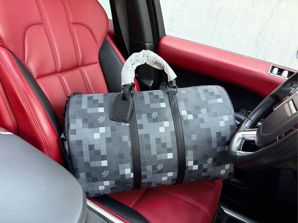 Louis Vuitton Keepall сумка мужская черная пиксель спортивная кожаная