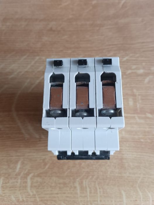 Rozłącznik Fael 100A wyłącznik bezpiecznik