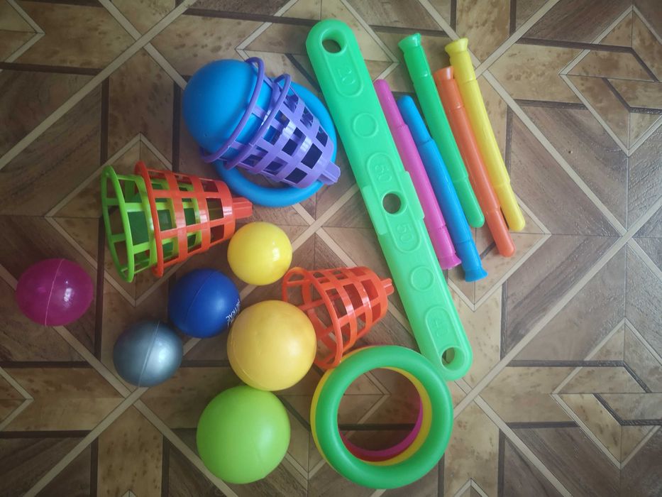 Кільцекид +дві ляльки в подарунок.