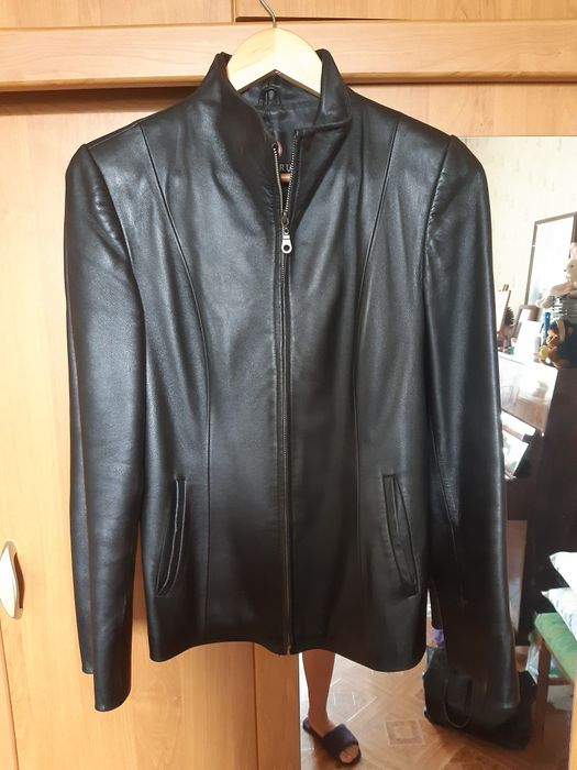 Кожаная куртка размер S