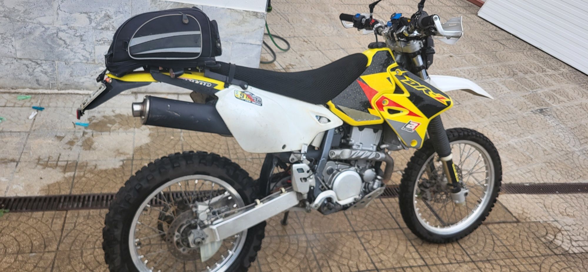 Suzuki - drz 400e