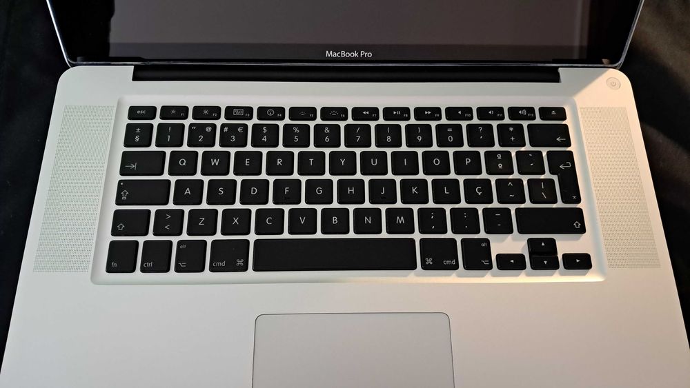 Computador portátil Apple MacBook Pro 15" modelo A1286 para peças