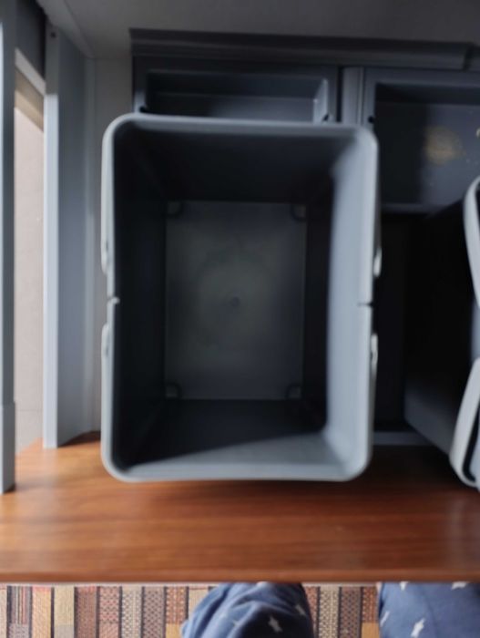 Trio caixotes do lixo