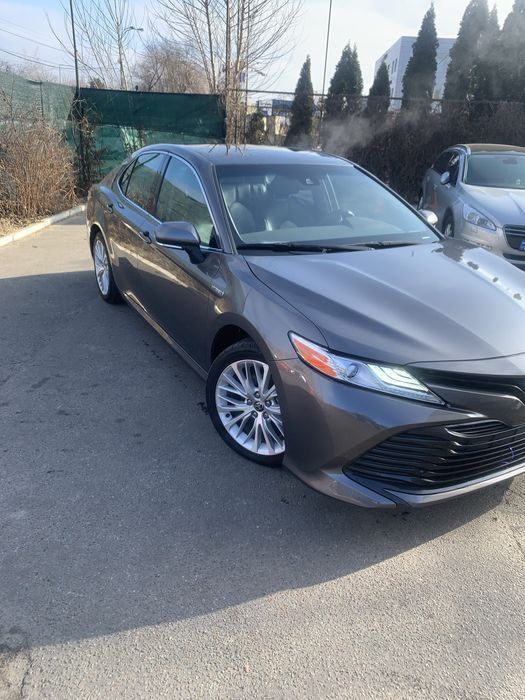 Тойота камри 70 XLe 2020 г. 2.5 гибрит , комплектация премиум класса