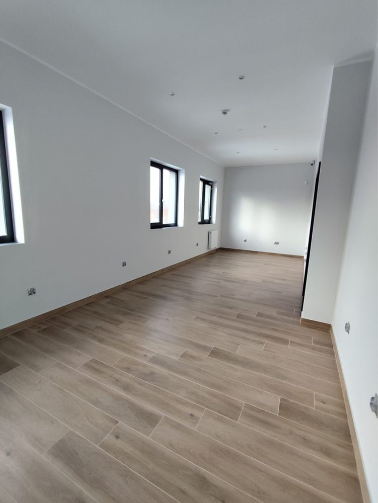 HALE MAGAZYNOWE z biurami do wynajecia