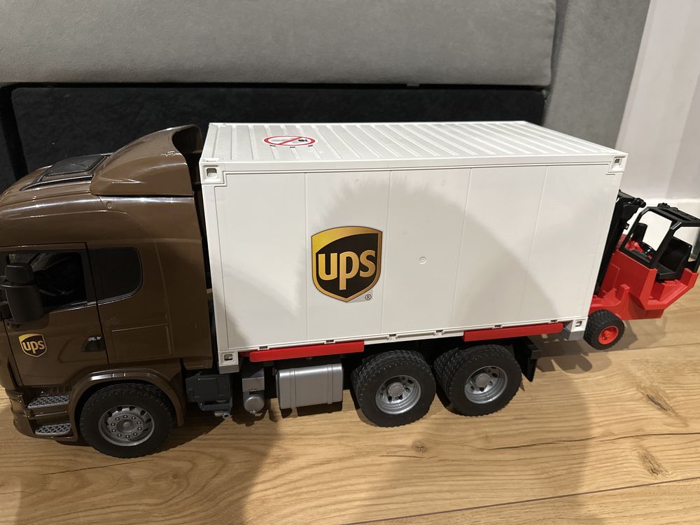 zabawka UPS bruder
