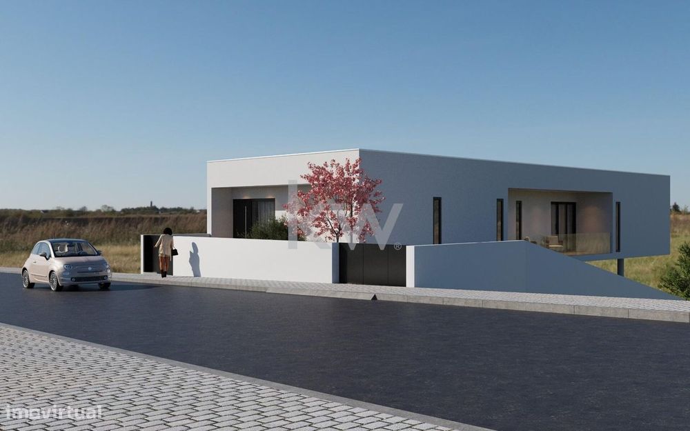 Moradia em construção S. João da Madeira, zona de moradias e local pri