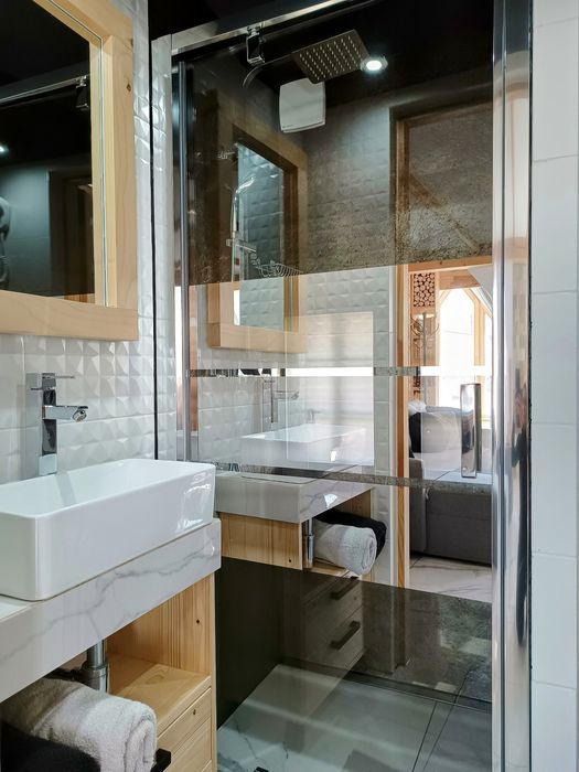 Domek z dwoma apartamentami z jacuzzi zewnętrzne k/Zakopane - Lux Hous
