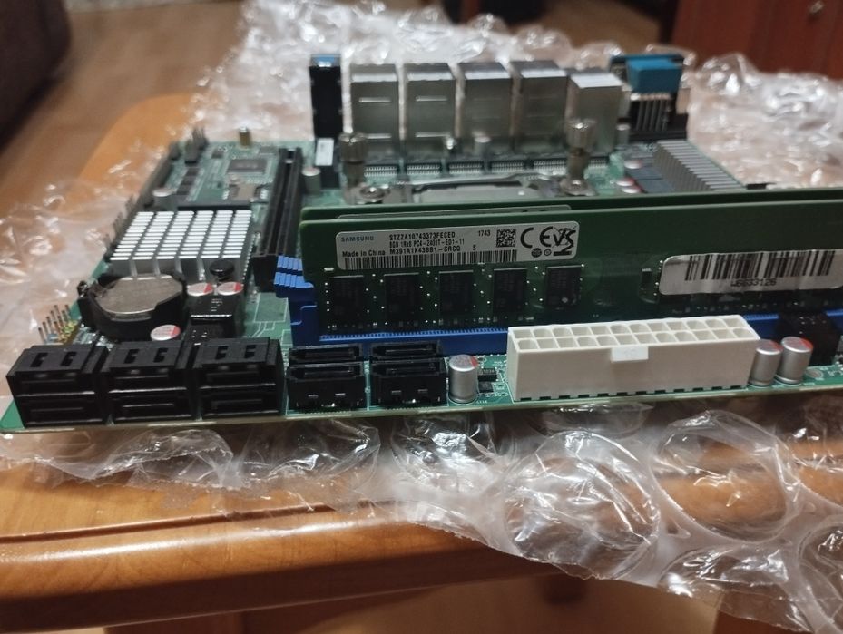 Материнська плата BKHD-C612NP-21