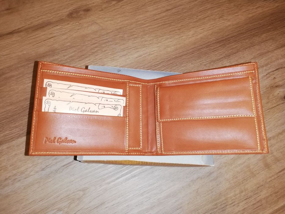 Carteira em pele original - nova