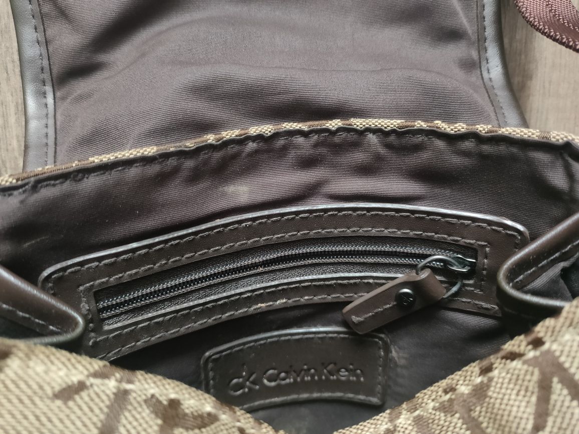 Torebka listonoszka Calvin Klein
