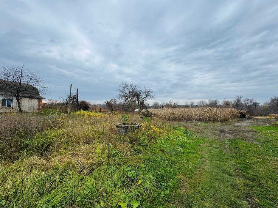 Продаж земельної ділянки у центрі с. Стадниця!