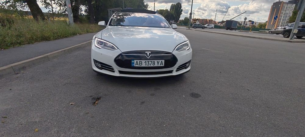 Tasla Mode S тесла модел с
