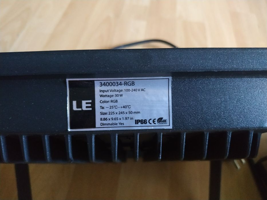 Kolorowa lampa LED RGB zewnętrzna 30W i 50W