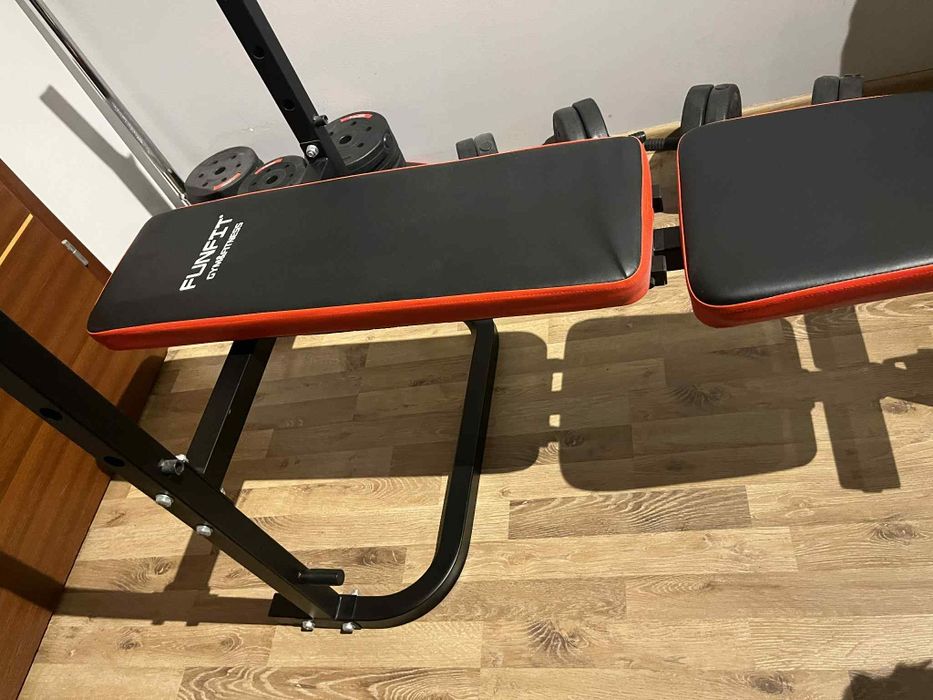 Ławka do ćwiczeń w zestawie z obciążeniem