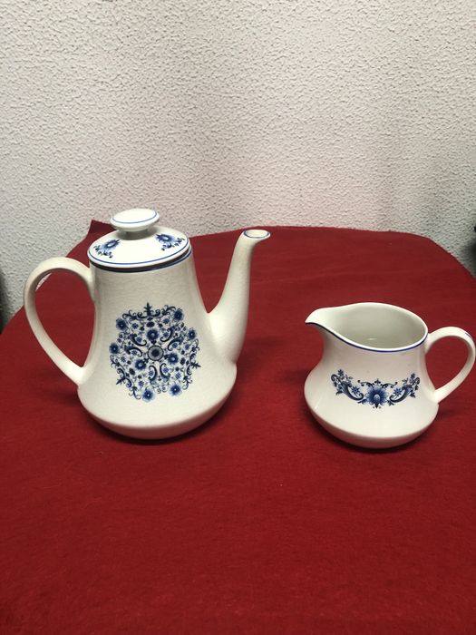 Duas peças de serviço de café