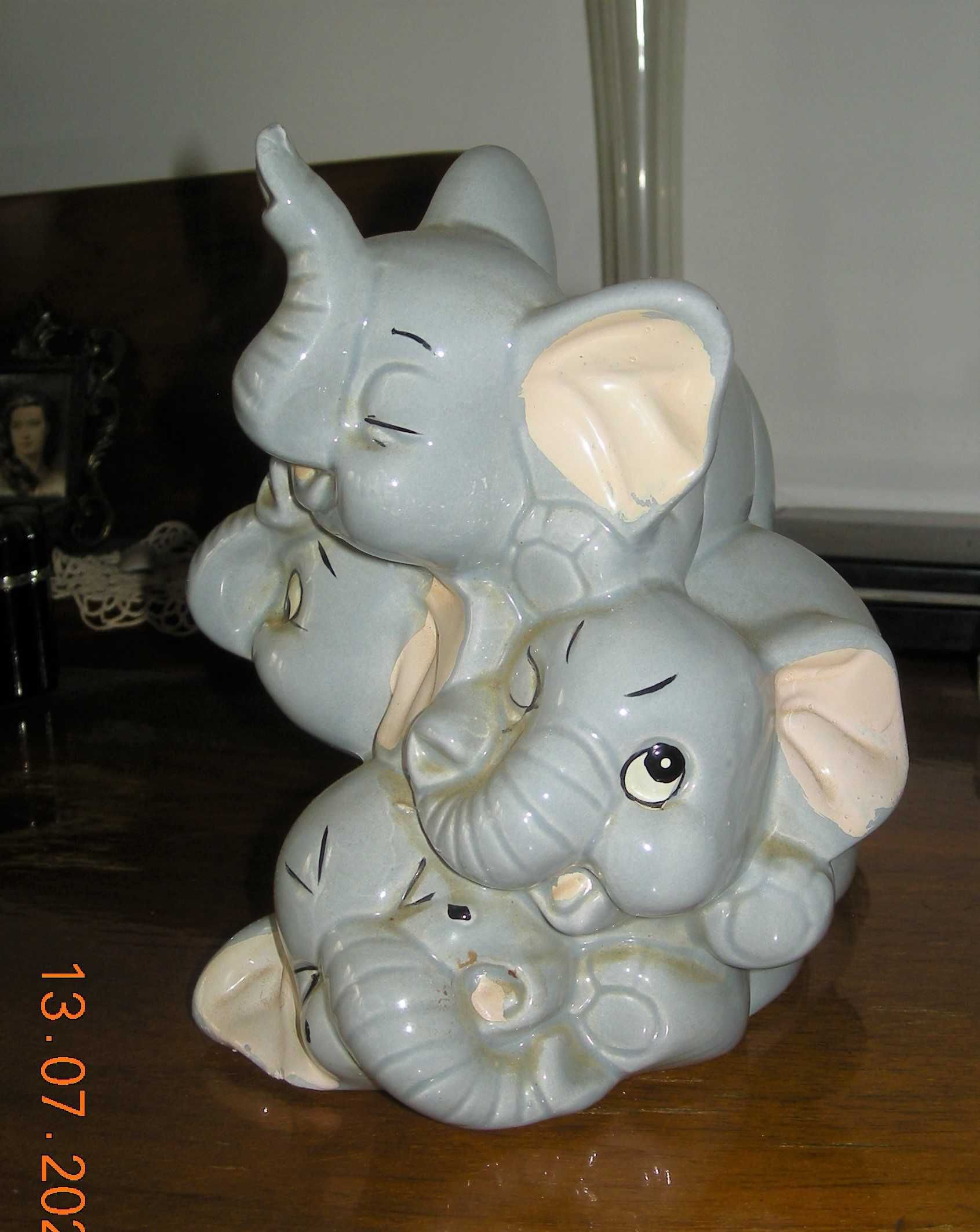 skarbonka z porcelany - słonie, słoniątka