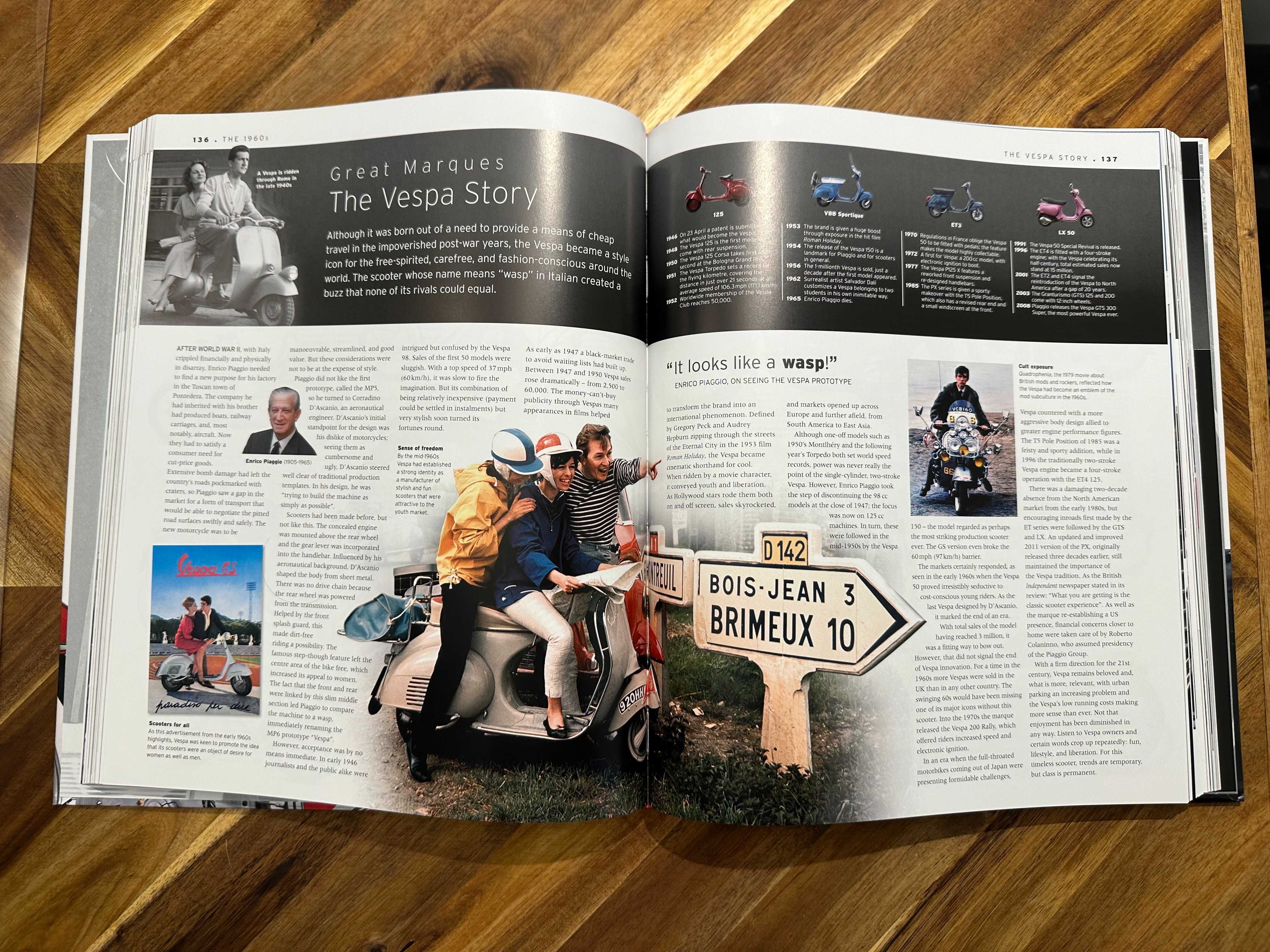 The MotorBike Book. The Definitive Visual History | Książka| Motocykle