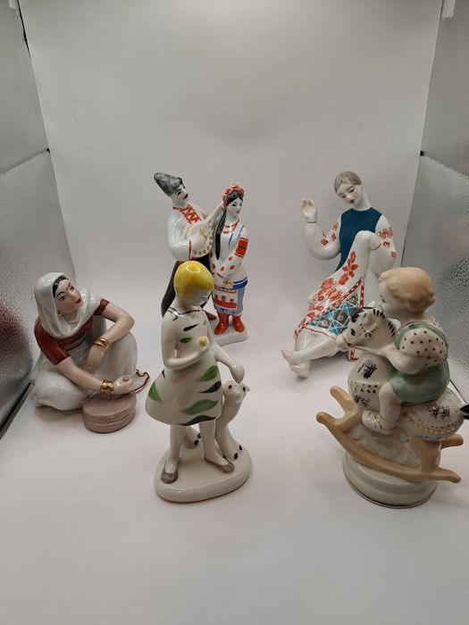 Статуетка. Статуэтка. Фарфоровая статуэтка. Индианка.