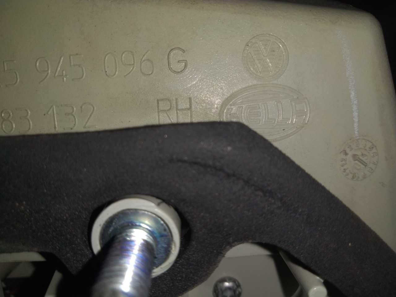 Farolim Ilharga Dto Volkswagen Jetta Iv