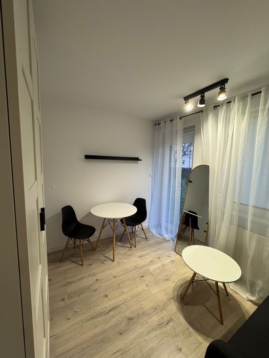 Pokój na Jeżycach z ogródkiem.