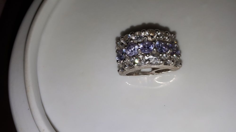 Srebrna zawieszka z cyrkonia